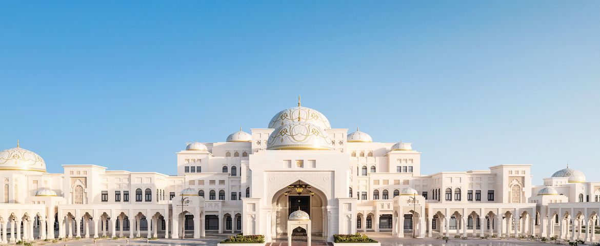 Palácio da Nação de Abu Dhabi e Souk Qaryat Al Beri