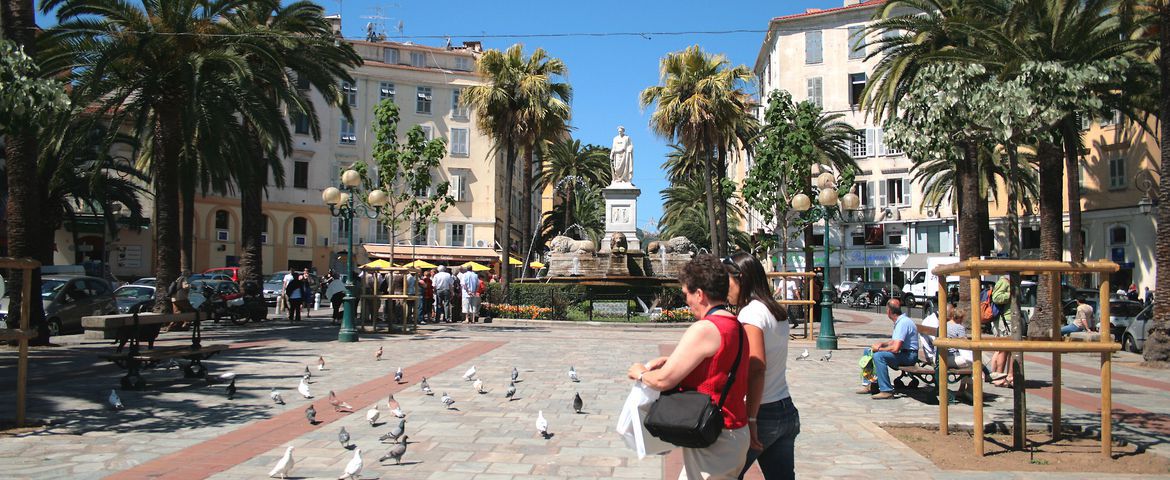 Ajaccio e a Ponta do Parata