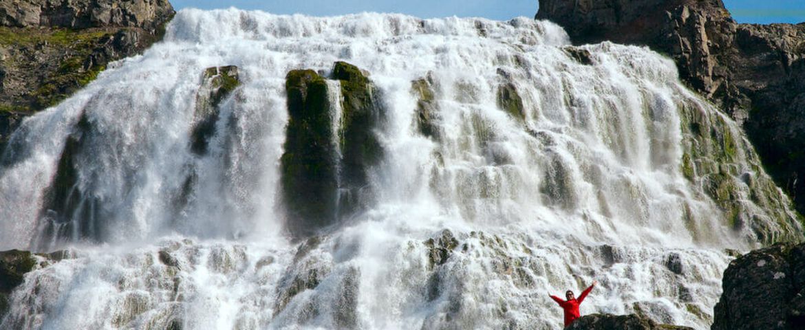 A Cascata de Dynjandi: Maravilha Natural dos Fiordes Ocidentais