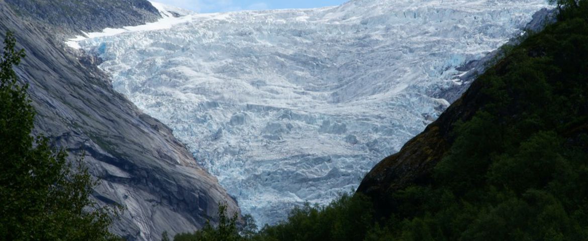 Geiranger a Hellesylt Vía Glaciar Briksdal