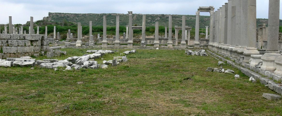 Descobrindo Antalya e Perge