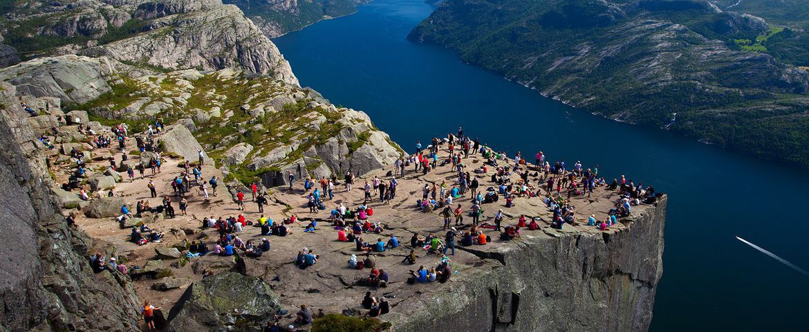 Cruzeiro no Fiorde de Lysefjord e Descobrindo o Púlpito