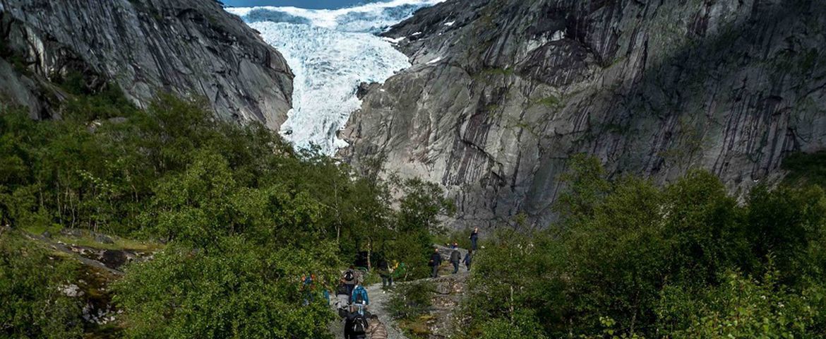 O Glaciar Briksdal de Nordfjordeid