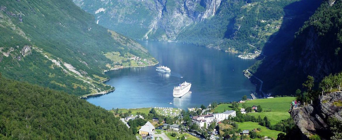 Panoramas Noruegueses Hellesylt a Geiranger