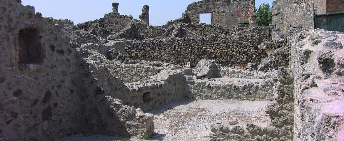 As Ruínas de Pompeia e Panorâmica de Nápoles