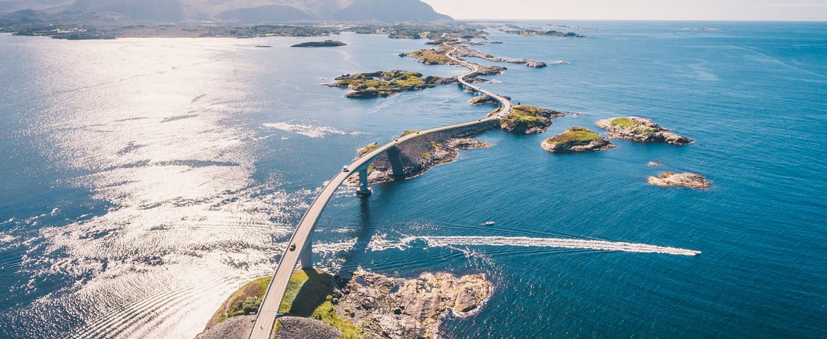 Kristiansund: A Estrada do Atlântico e a Vila Pesqueira de Bud