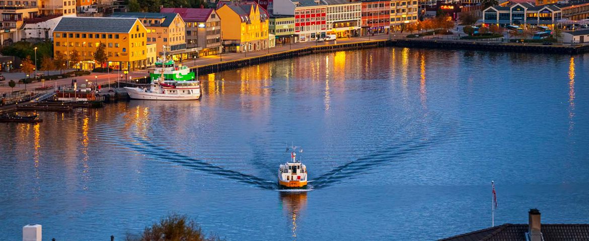 Kristiansund: A Estrada do Atlântico e a Vila Pesqueira de Bud