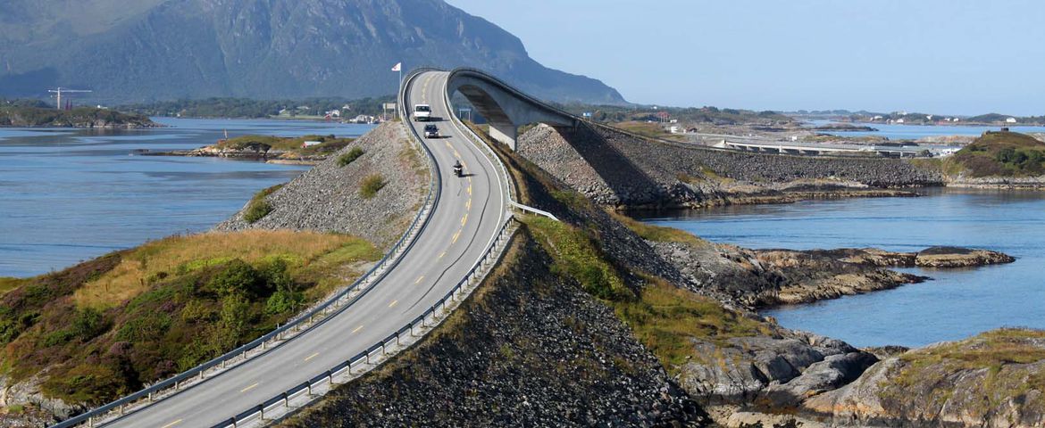 Kristiansund: A Estrada do Atlântico e a Vila Pesqueira de Bud