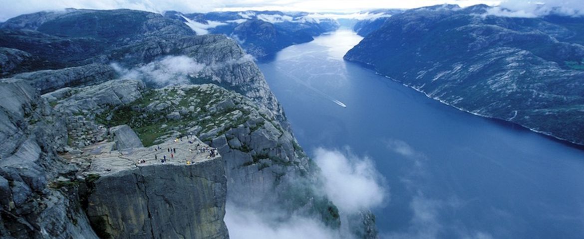 Cruzeiro no Fiorde de Lysefjord e Descobrindo o Púlpito