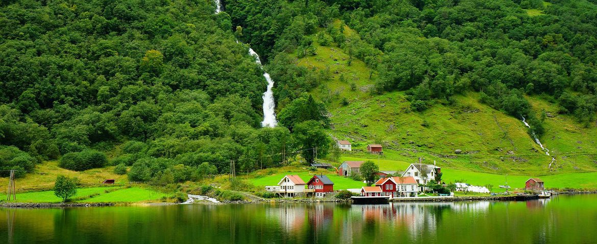 Cruzeiro no Naeroyfjord