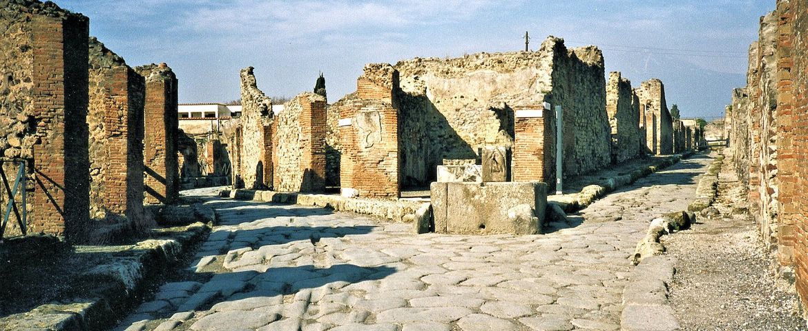 As Ruínas de Pompeia e Panorâmica de Nápoles