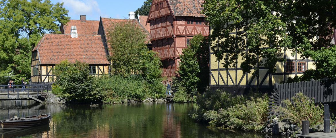 Andando pela Cidade Antiga de Aarhus