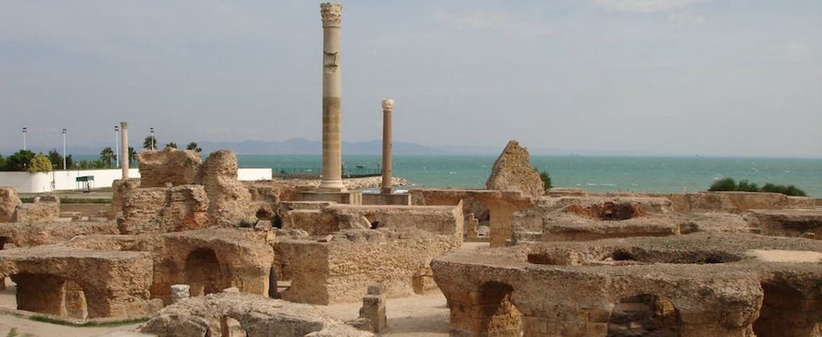 Panorâmica de Cartago, os Souqs, a Medina e Sidi Bou Said