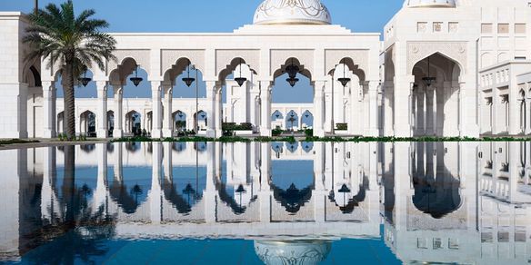 Palácio da Nação de Abu Dhabi e Souk Qaryat Al Beri