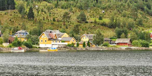 Geiranger a Hellesylt Vía Glaciar Briksdal