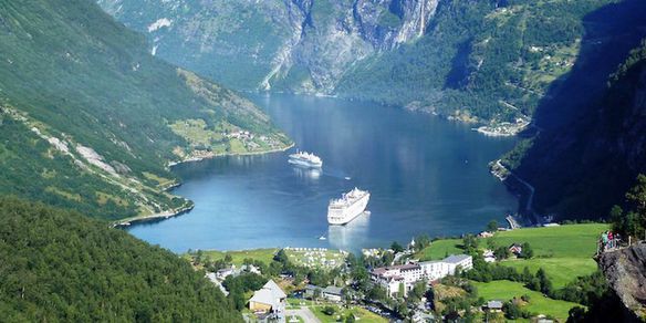 Panoramas Noruegueses Geiranger a Hellesylt